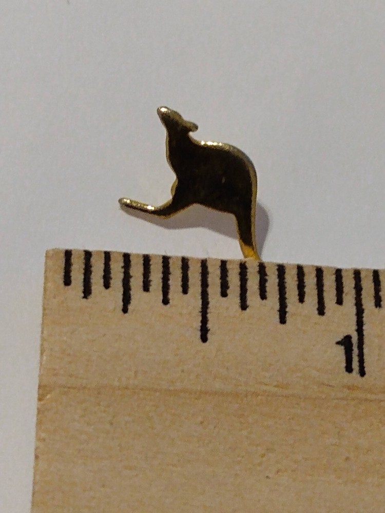 Small Kangaroo Figure Gold Tone Tack Pin