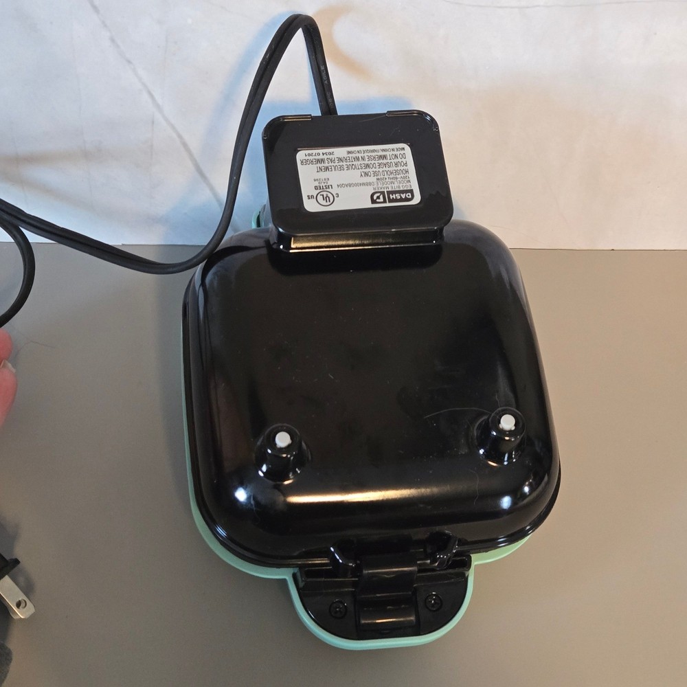 Dash Egg Bite Maker Aqua Green Portable Breakfast Maker, No Egg Cups