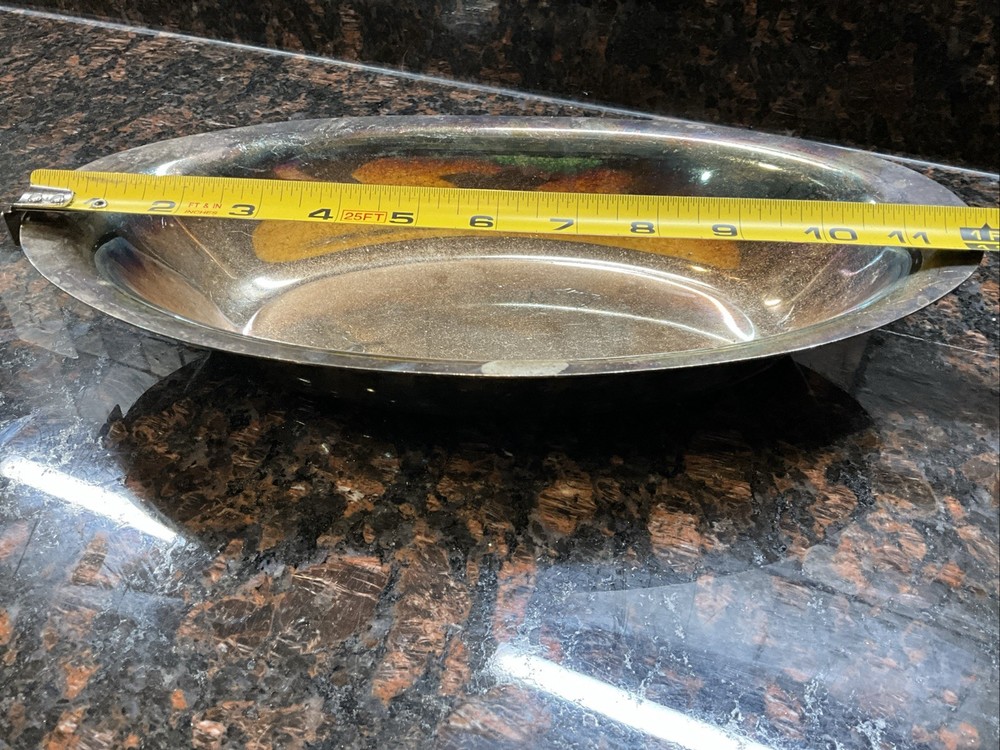Vintage Decorative Silver Plated Bread Tray Oneida Ltd.