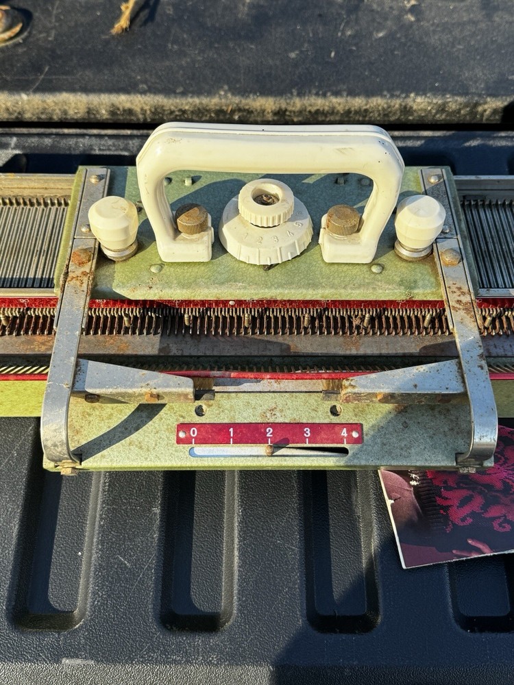 Passap M-201 Speed-O-Knit Flat Bed Knitting Machine ~ Untested w Tools! READ