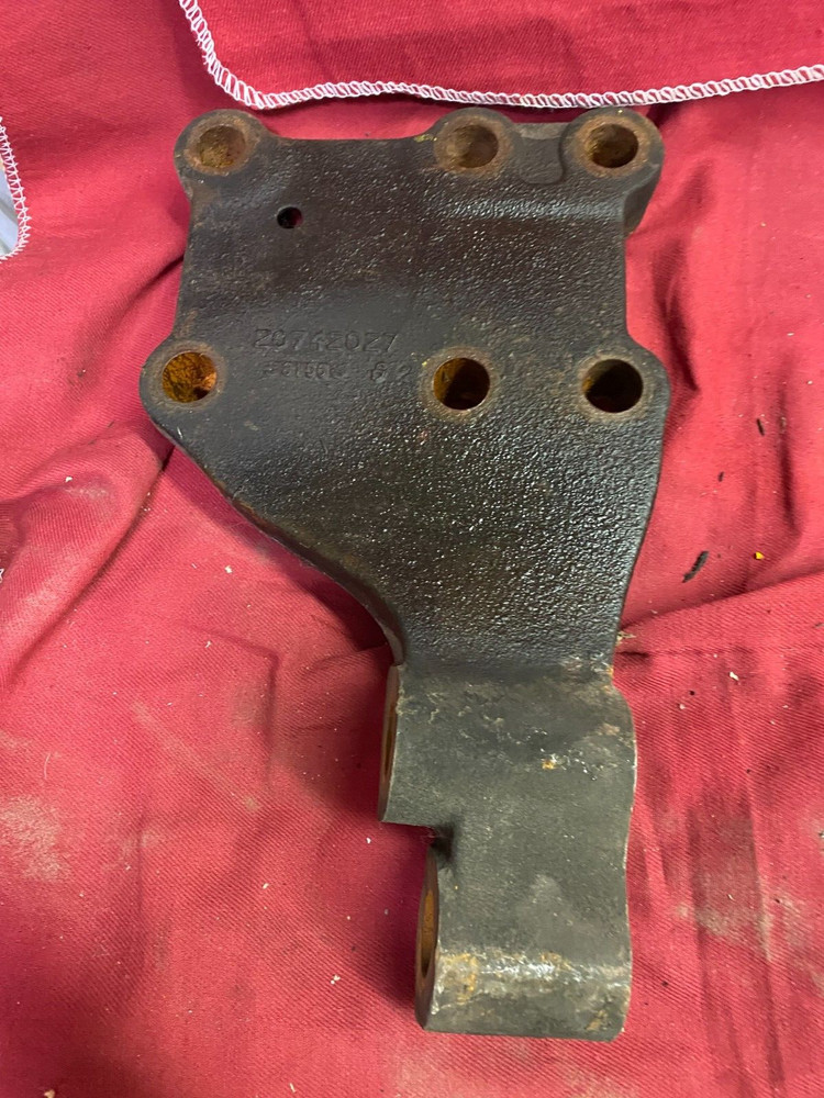 CUMMINS ISX  REAR ENGINE MOUNT OEM, 20742027