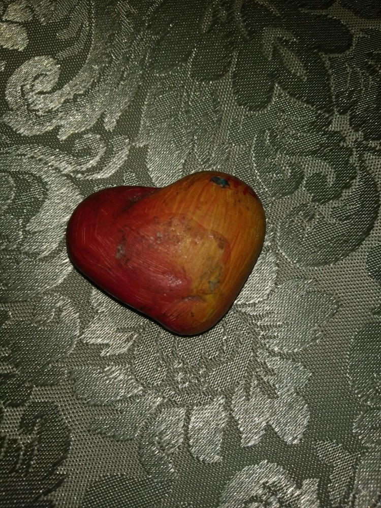 https://ebay.it/usr/faquar-57 YELLOW RED HEART H3CM BASE 4 CM