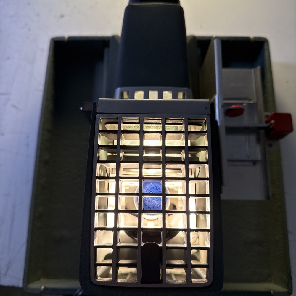 Vintage Argus 300 Automatic Slide Projector w/ Carrying Case