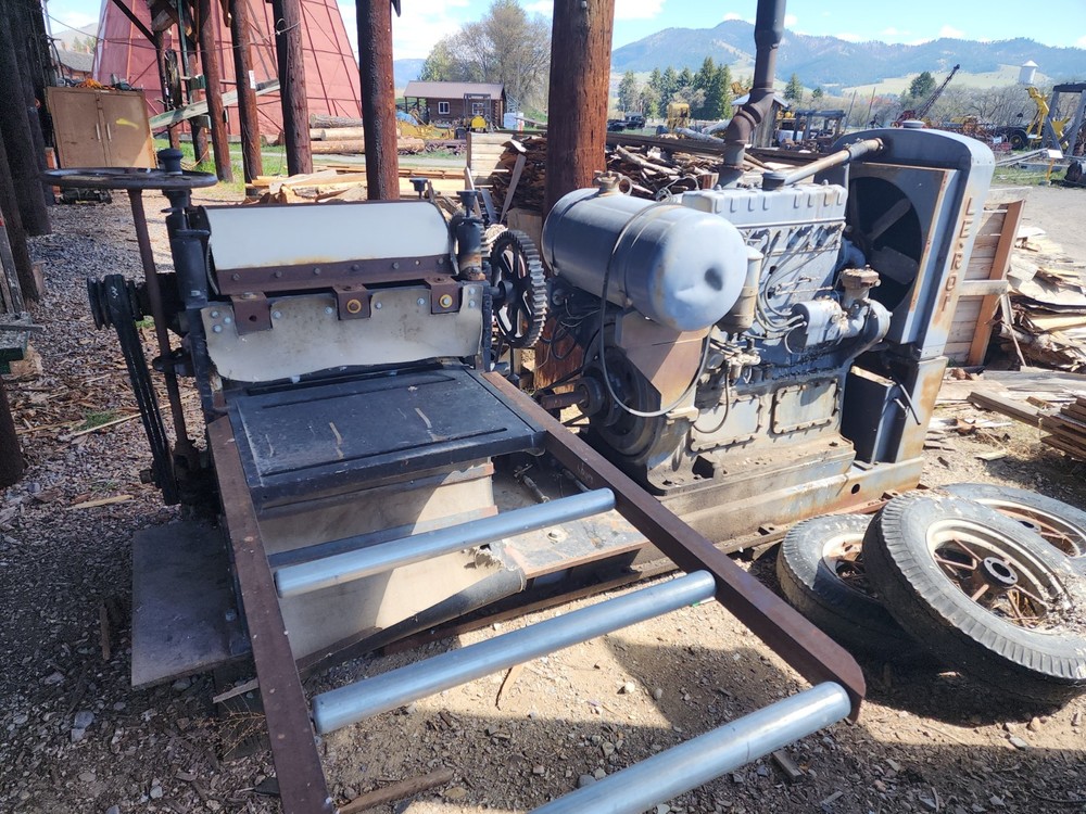LeRoi D382 powering a 24" planer,