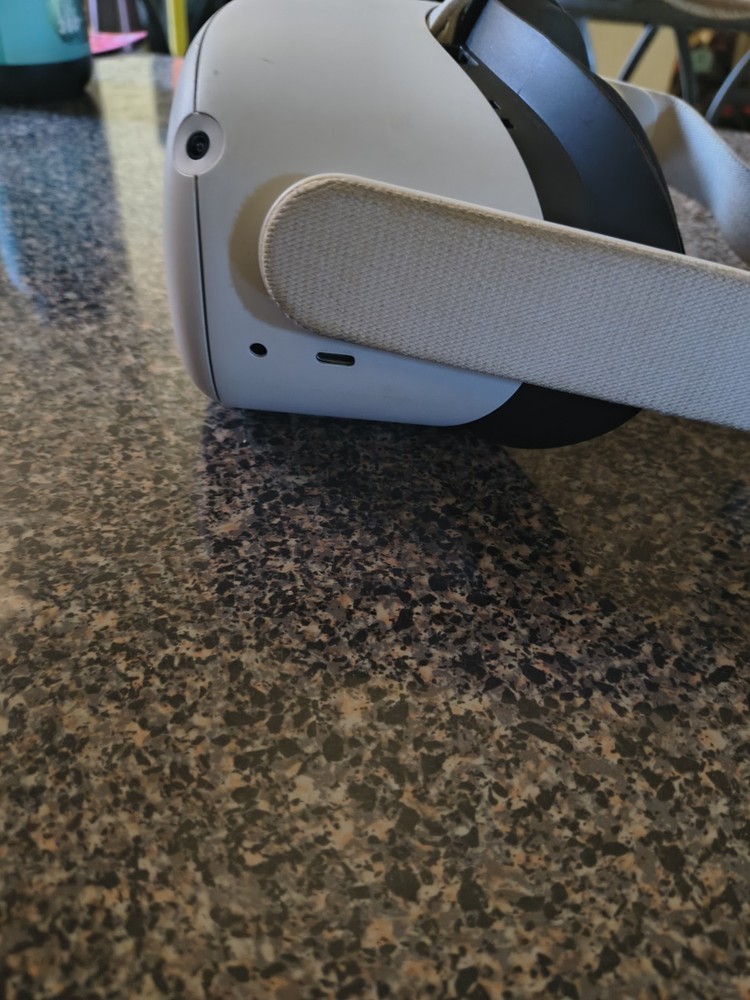 Oculus Meta Quest 2 VR Headset 128GB White Headset Only