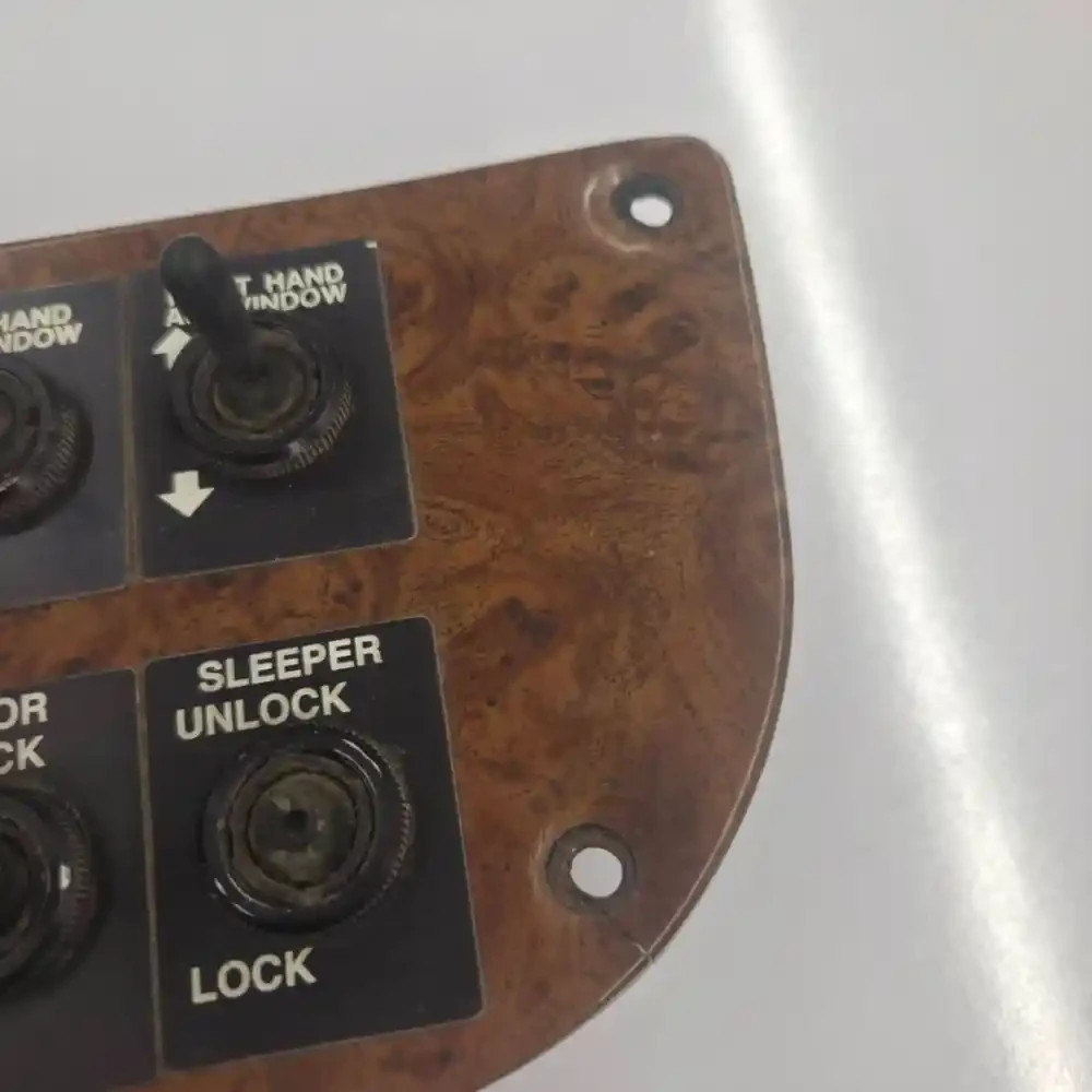 2003 Peterbilt 379 Dash Panel W/ Switches