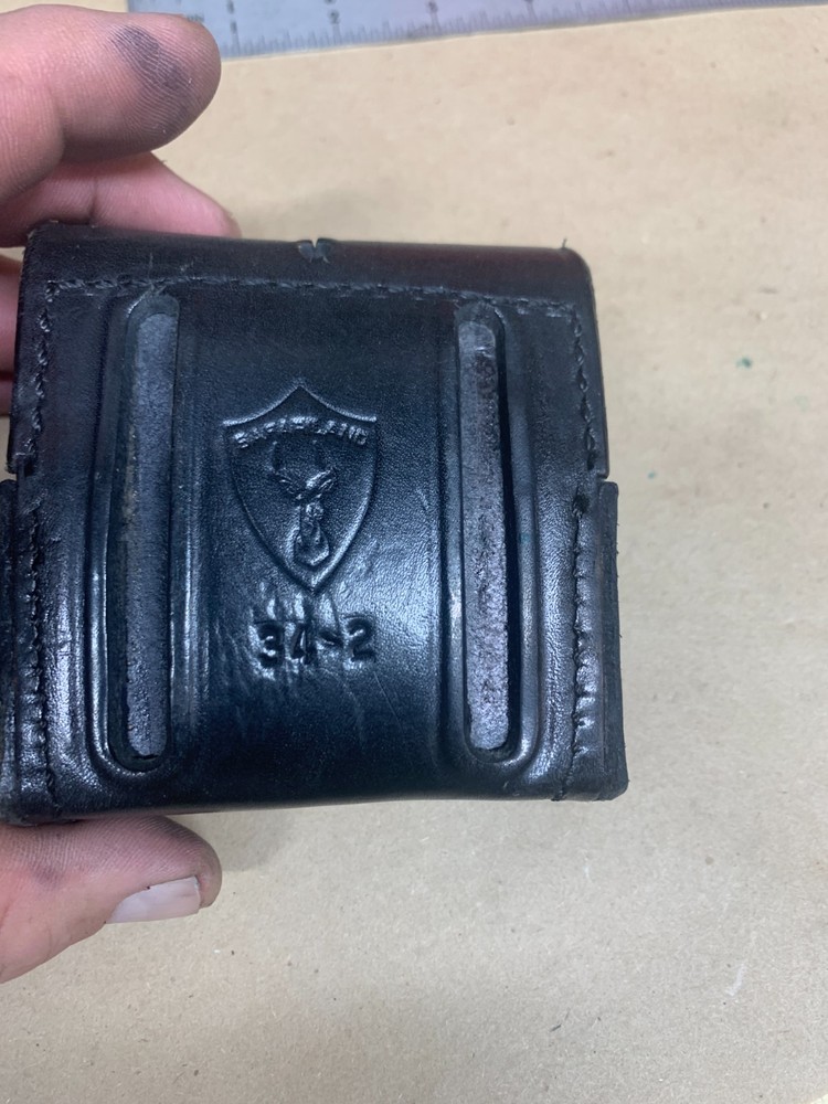 Safariland Comp 2 or HKS Medium Speedloader Double Pouch