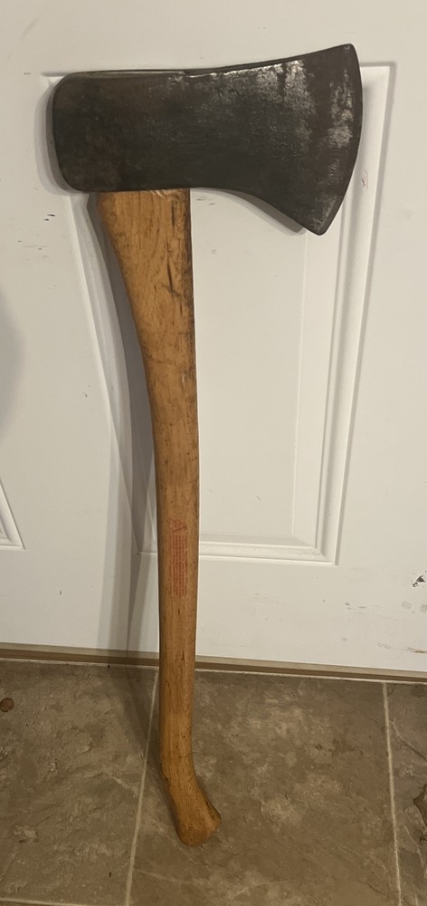 VINTAGE US02 AXE HEAD W/TRUE TEMPER HICKORY 33” HANDLE USA Nice READ