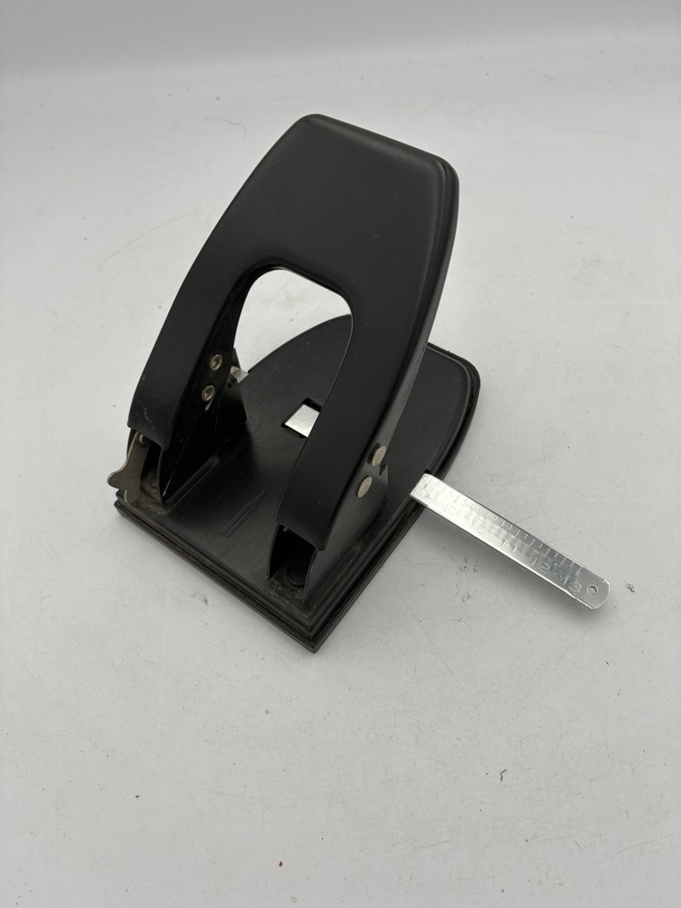 Heavy-Duty 2 Hole Punch 20 Sheets