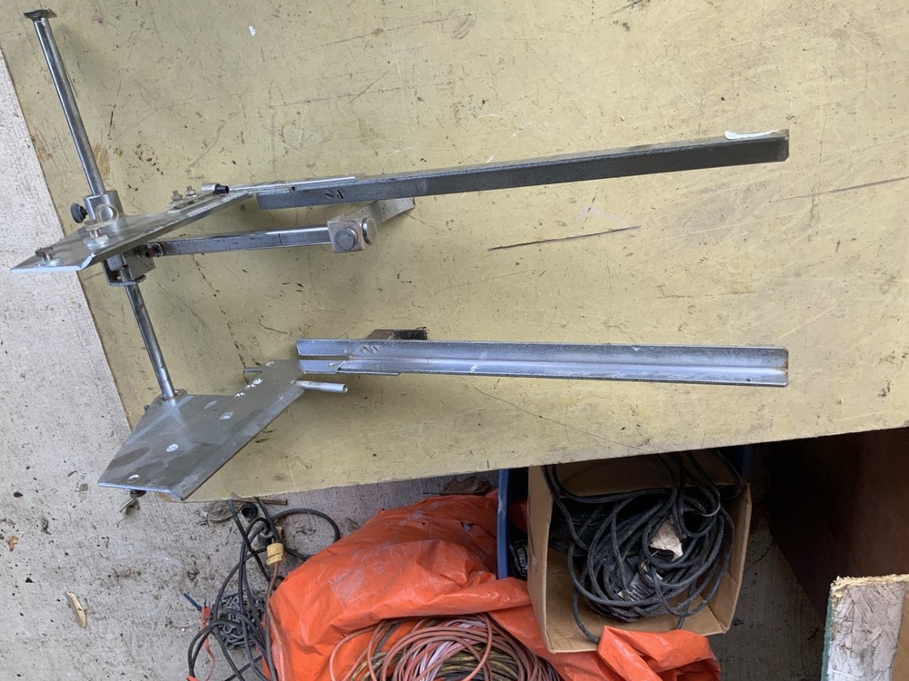 MULTIGRAPHICS 1360 Printing Press Feeder Tray Guide