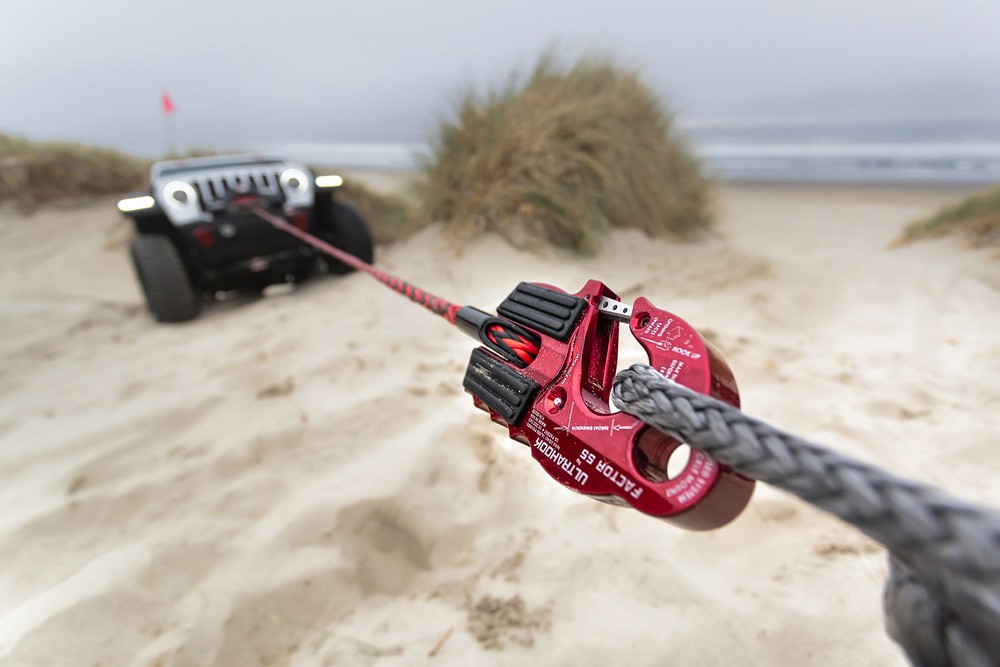 Factor 55 00250-01 ULTRAHOOK WINCH HOOK WITH SHACKLE Mount RED