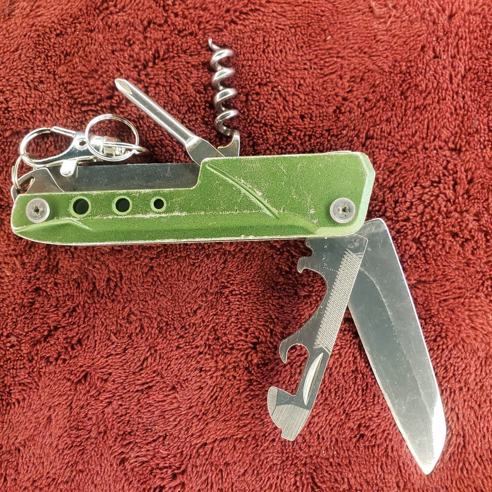 Cabelas Multi Tool Green