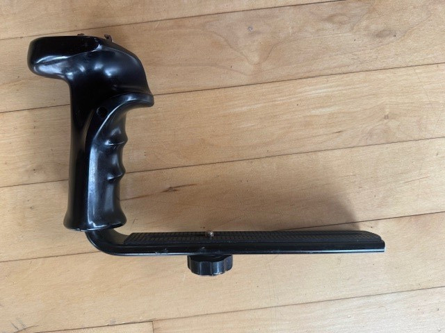 Accura Camera Handle Grip with Flash Shoe