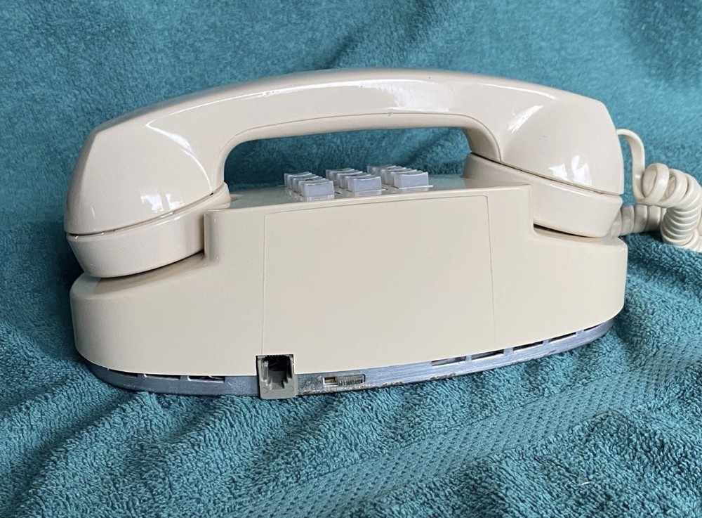 Princess Phone Touch Tone Push Button 1980s AT&T Clean Untested