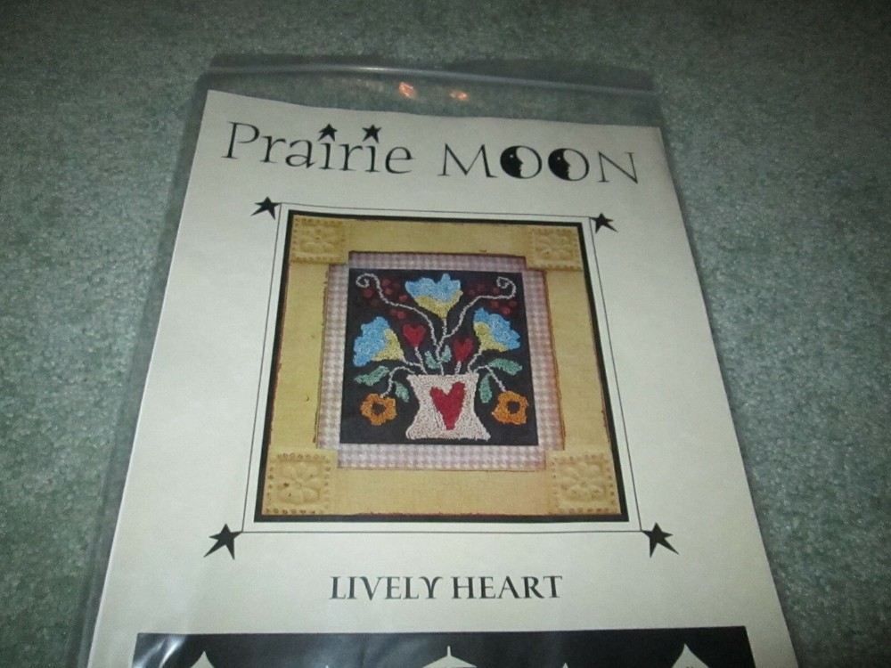 RARE PRAIRIE MOON - "LIVELY HEART" PUNCH NEEDLE PATTERN 2006