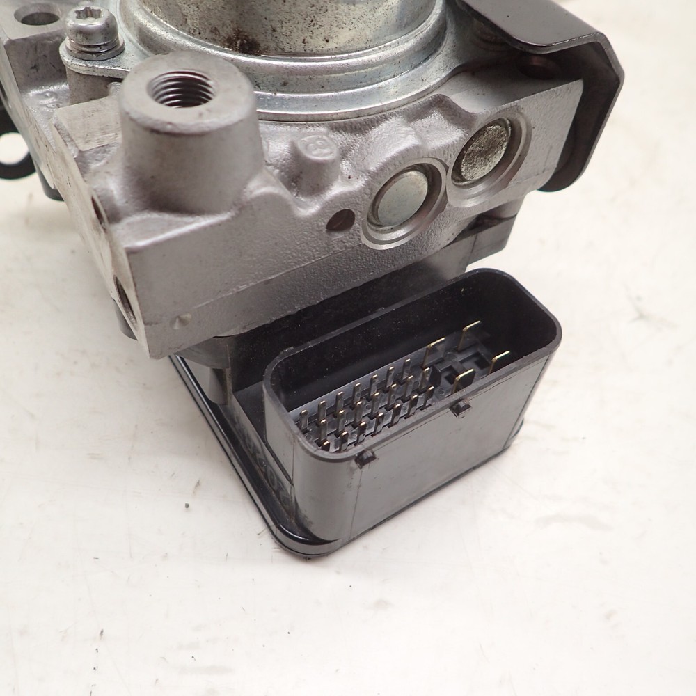 Triumph Sprint ST 1050 abs pump