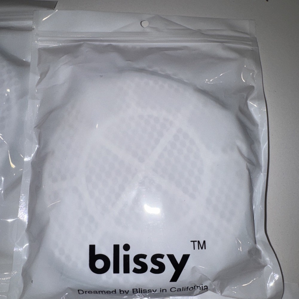 BLISSY White Mesh Laundry Bags x2: Rectangular & Cylindrical. NEW.