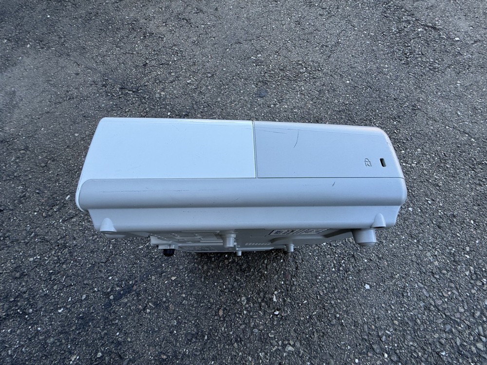 Epson LCD Projector PowerLite 83+ Model EMP-83H