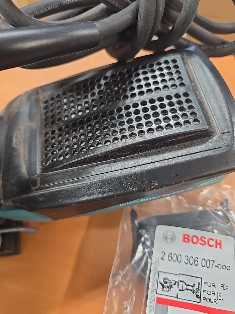 BOSCH 1297D Sander With Bag