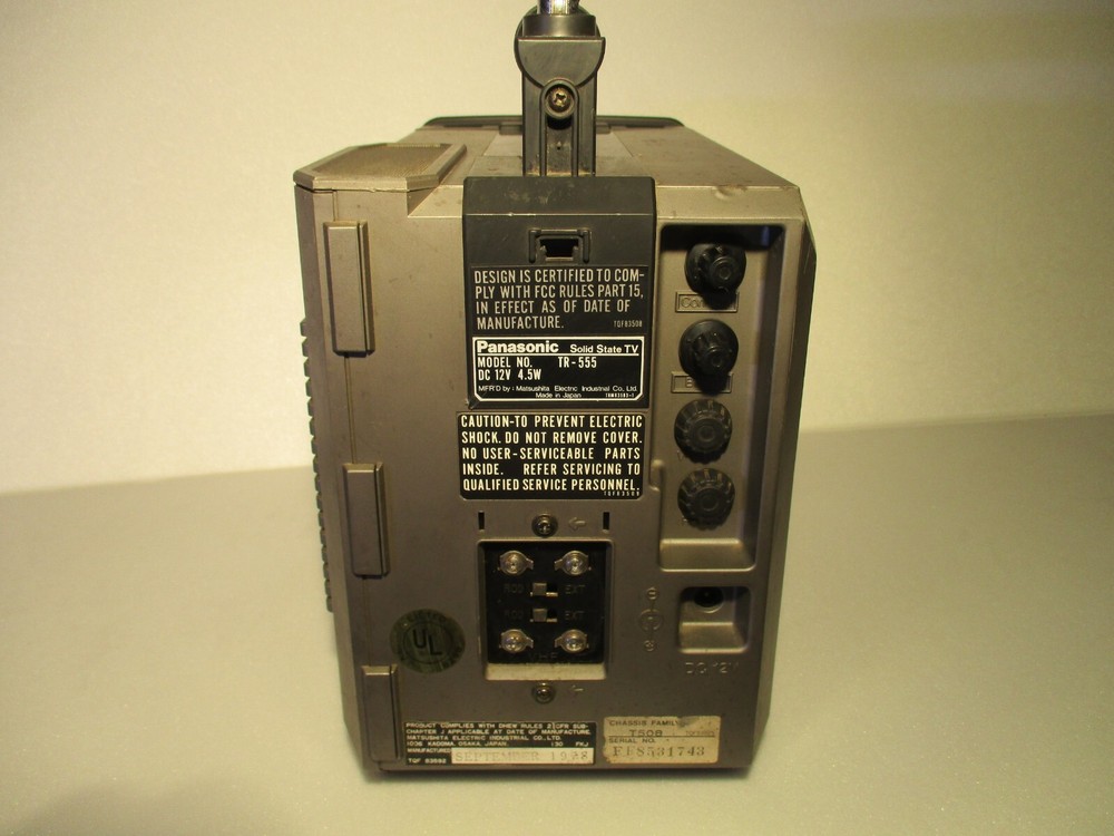 Vintage Panasonic Solid State Portable TV TR-555 1978