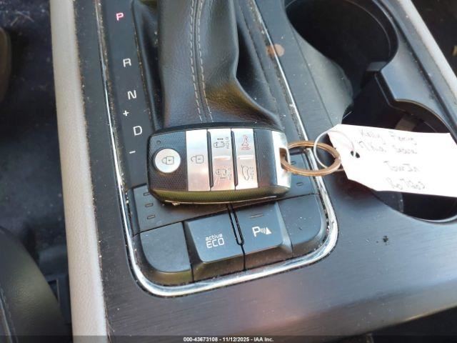 SEDONA 2017 Glove Box 4917010