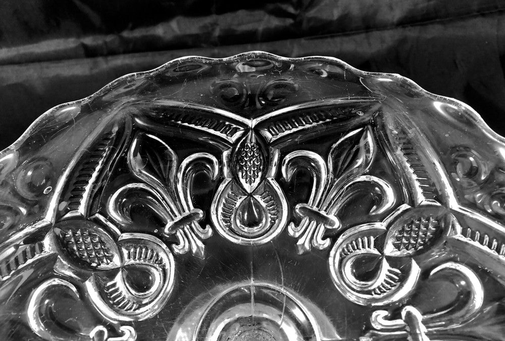 Antique EAPG American Pattern Glass Fleur De Lis Pedestal Cake Stand
