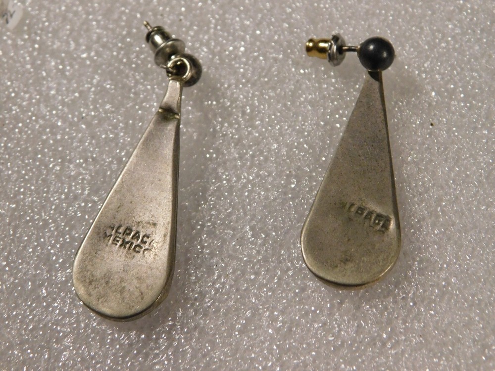 Nice Alpaca Mexico Souvenir Tear Drop Shape Abalone Shell Earrings