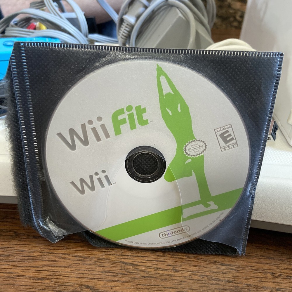 wii consule and Balance board