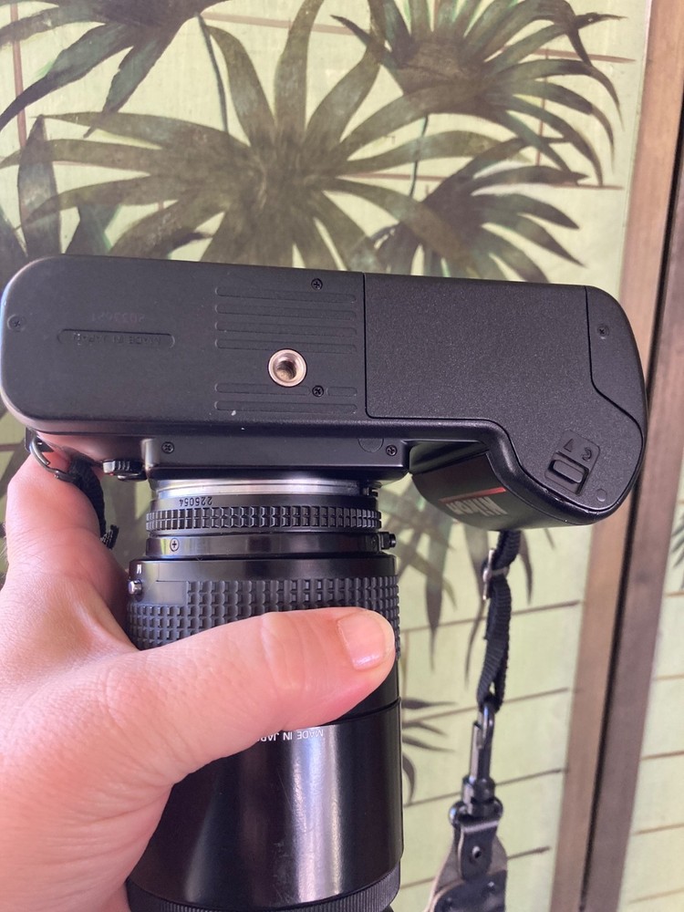 nikon decision master system N4004 AF Nikkor 35-135mm lense strap flash