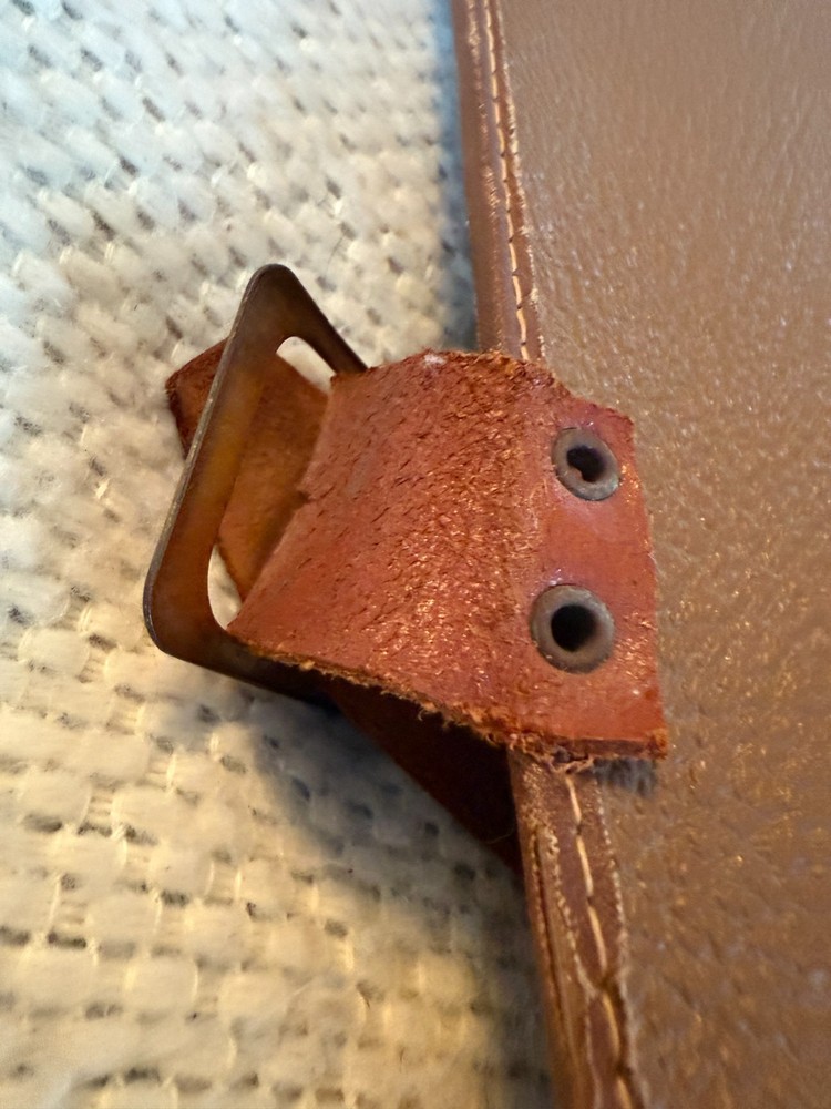 Leather Shoulder Quiver Wall Hanger