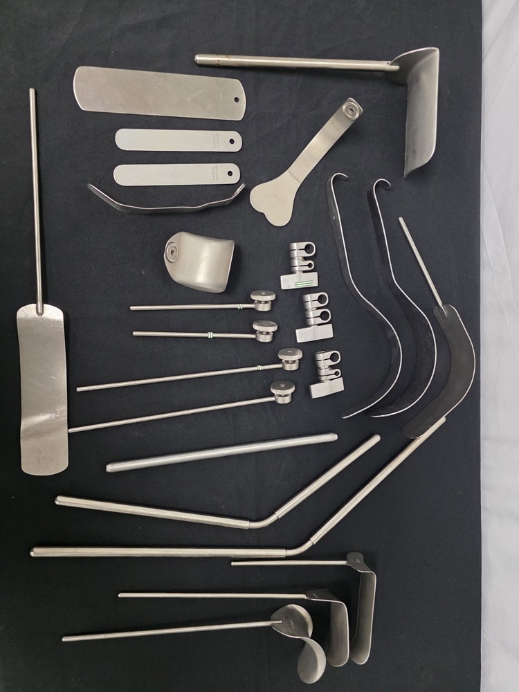 Thompson Surgical Retractor Set & Tray