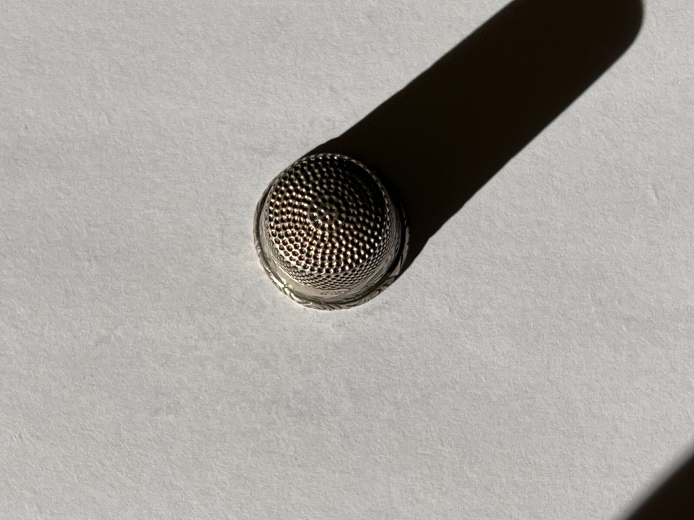 Antique Sterling Simons Heavy Scroll Thimble