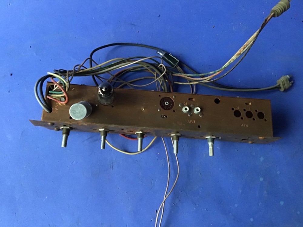 Old Unknown Maker Tube Preamp From Console ? Stereo Needs Restoration