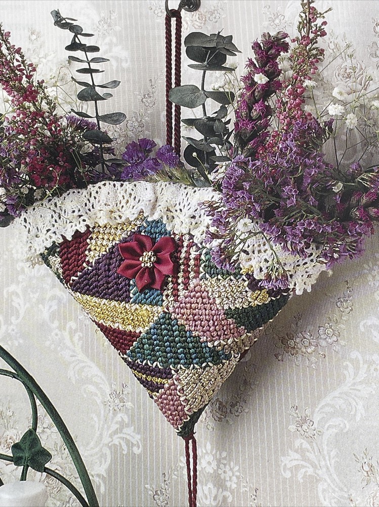 Crazy Quilt Basket Annie's Plastic Canvas Pattern