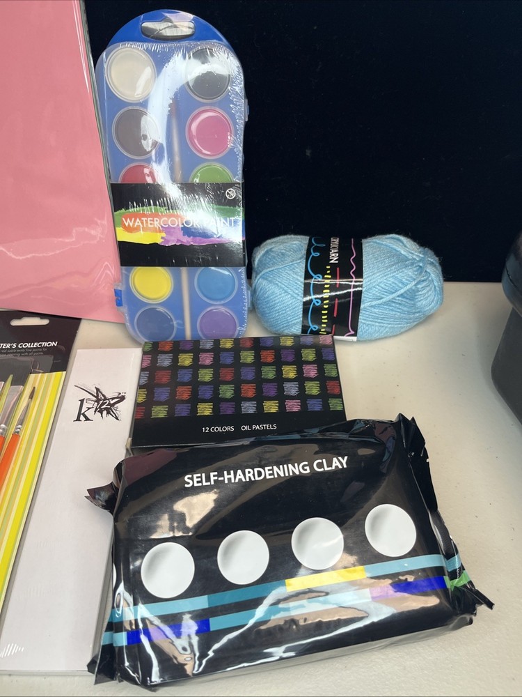 K12 Art E1 Course Kit Tempera Paint Clay Yarn ￼