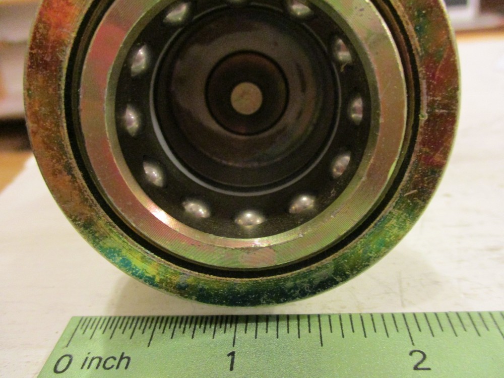 DHS12120 Hydraulic quick disconnect socket. 3/4 socket x 3/4 female npt.