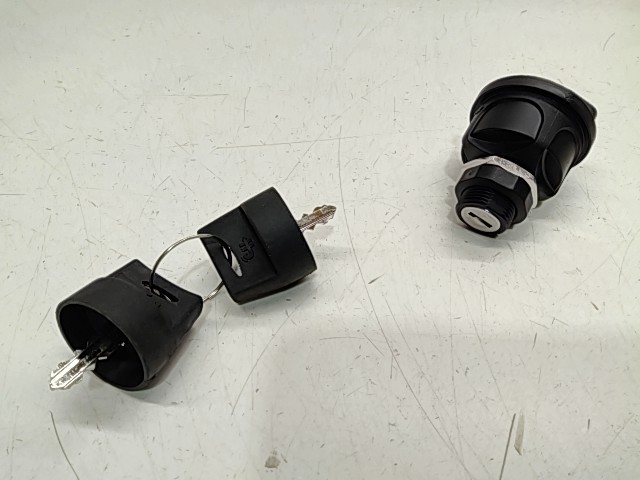 2 Position Key Switch - 2000 Polaris NOS