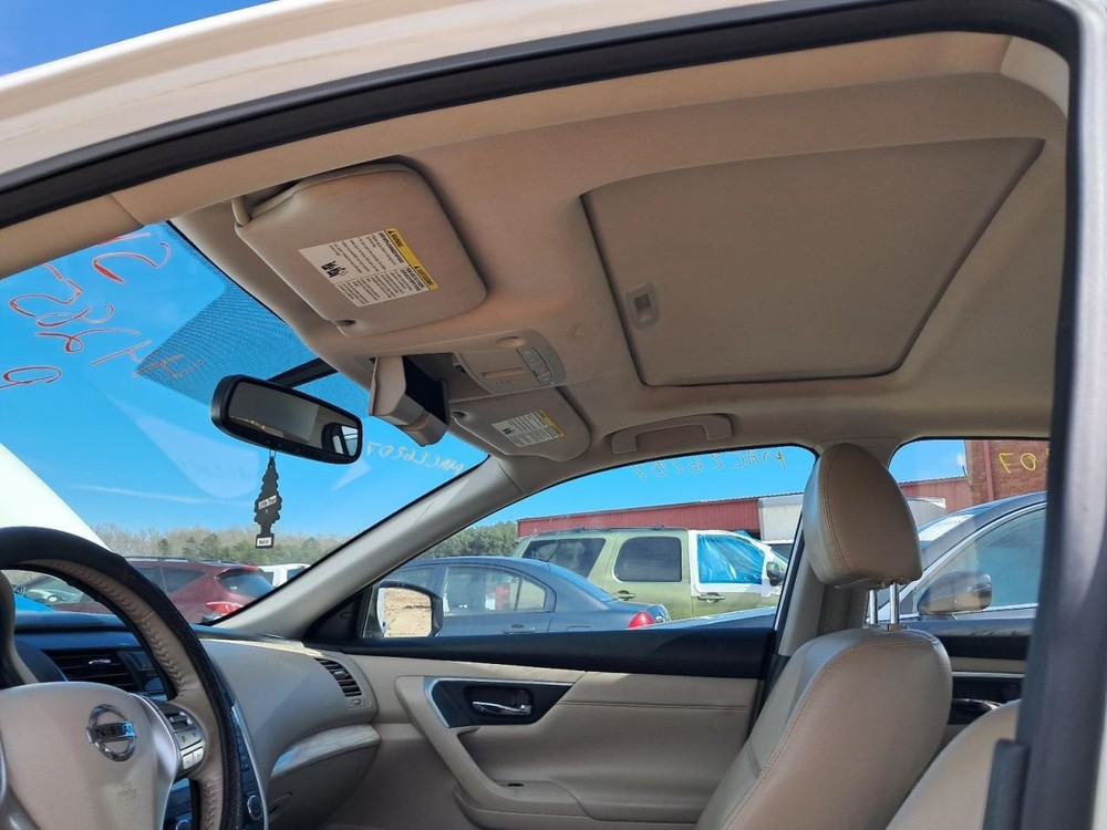 ALTIMA 2017 Glove Box 5000456