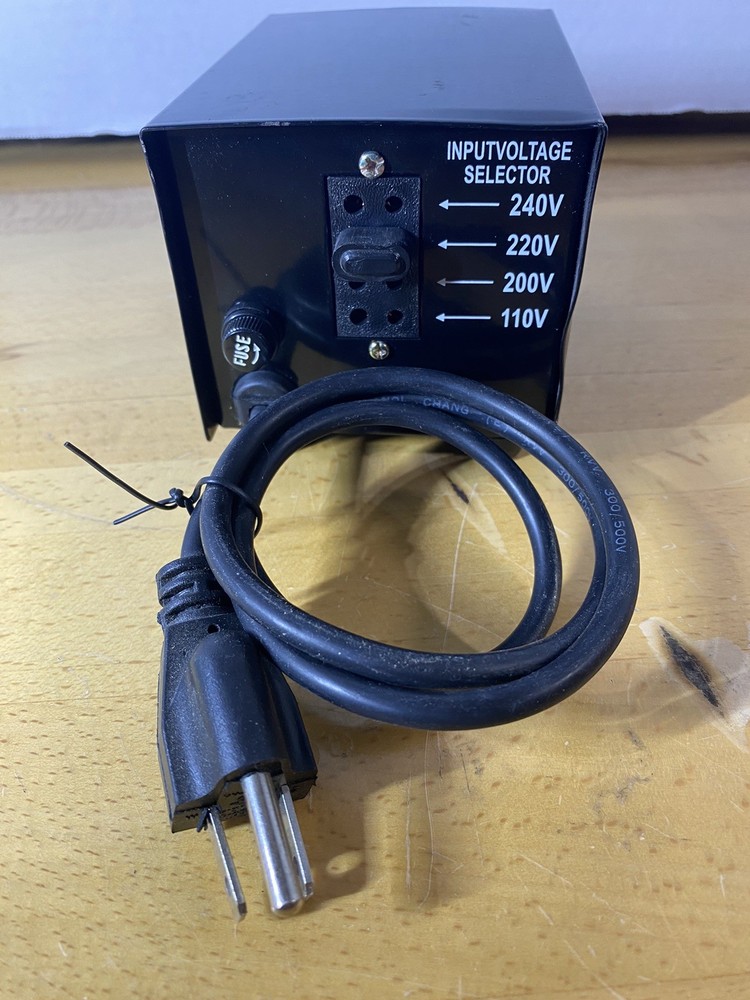 AED International Step Up & Down Transformer VC-200 - 110-220v