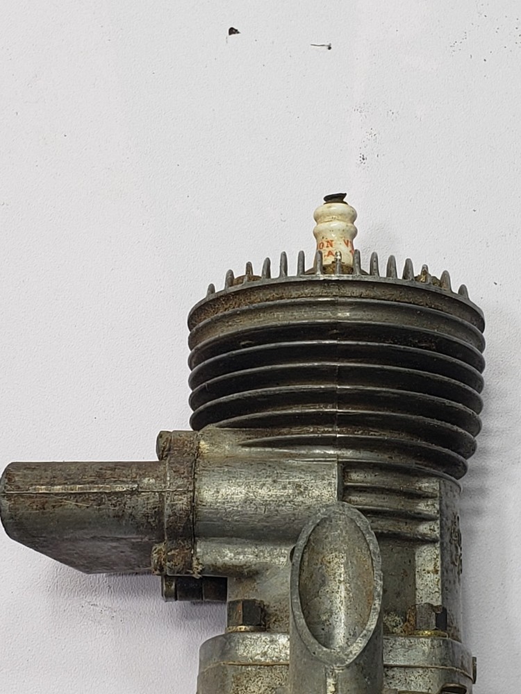 Vintage Anderson Spitfire 6100 Series Ignition/Spark Model Plane Engine