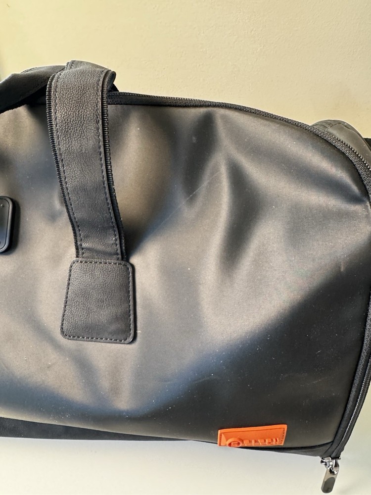 stitch golf ultimate garment bag EUC
