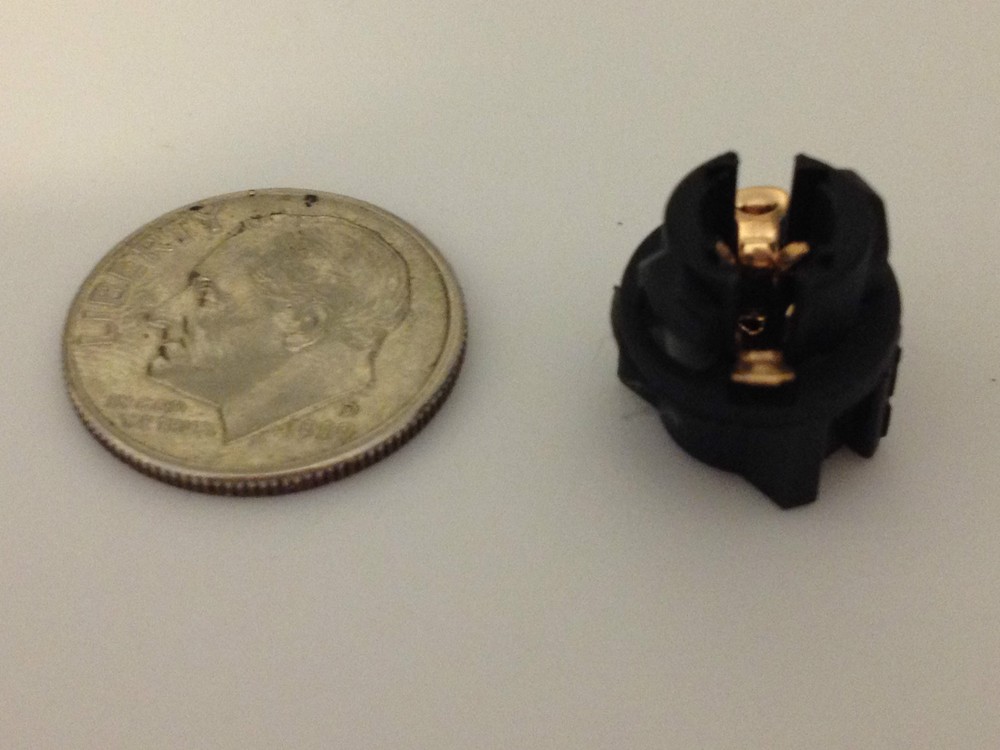 For Mitsub 3/8 Instrument Panel Socket 9mm Cluster Plug Lamp Dash Light Bulb NOS