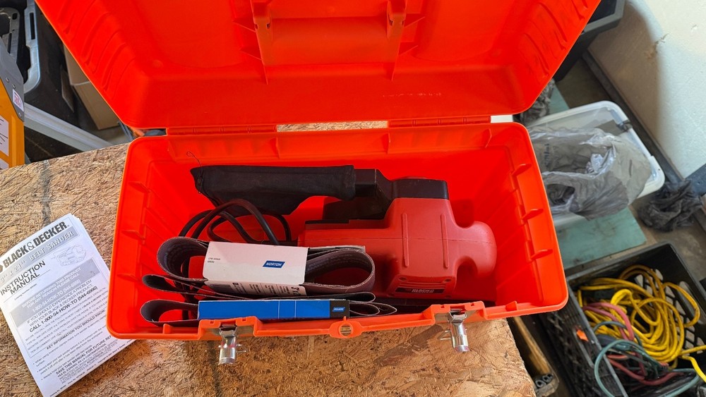 Black & Decker 3x21 In. Belt Sander – Runs Great, With Case