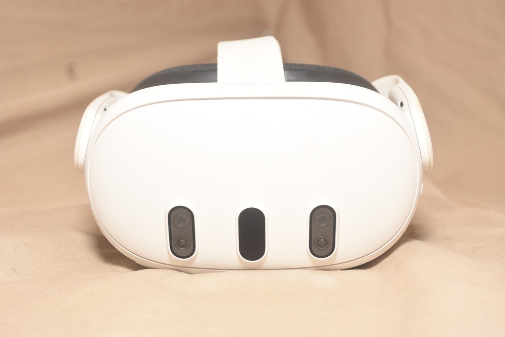 Meta Quest 3 128GB VR Virtual Reality Gaming Headset & Controllers!!