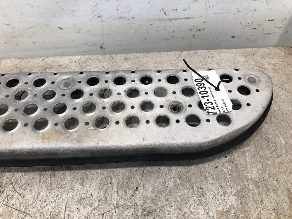2000 Kenworth T2000 Step (723-10390)