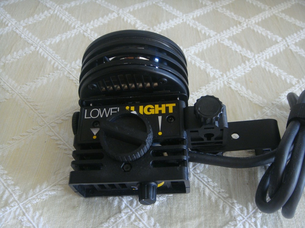 LOWEL- LIGHT With 2 Bescor Battery Packs.