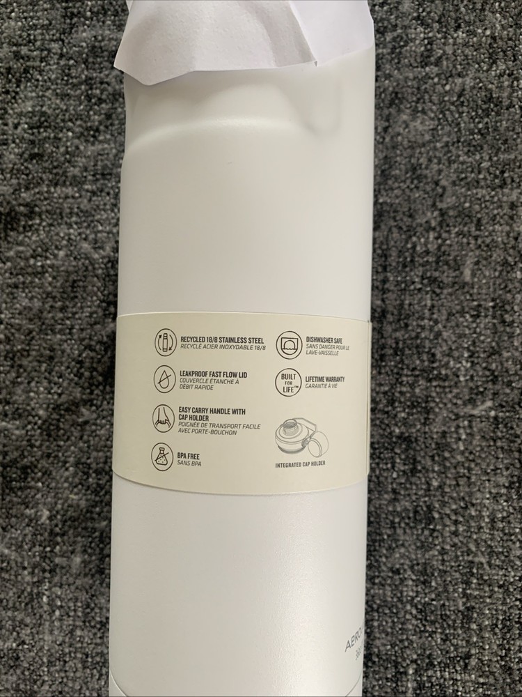 New! Stanley White Aero light 36 Oz Ice Flow Bottle With Handle