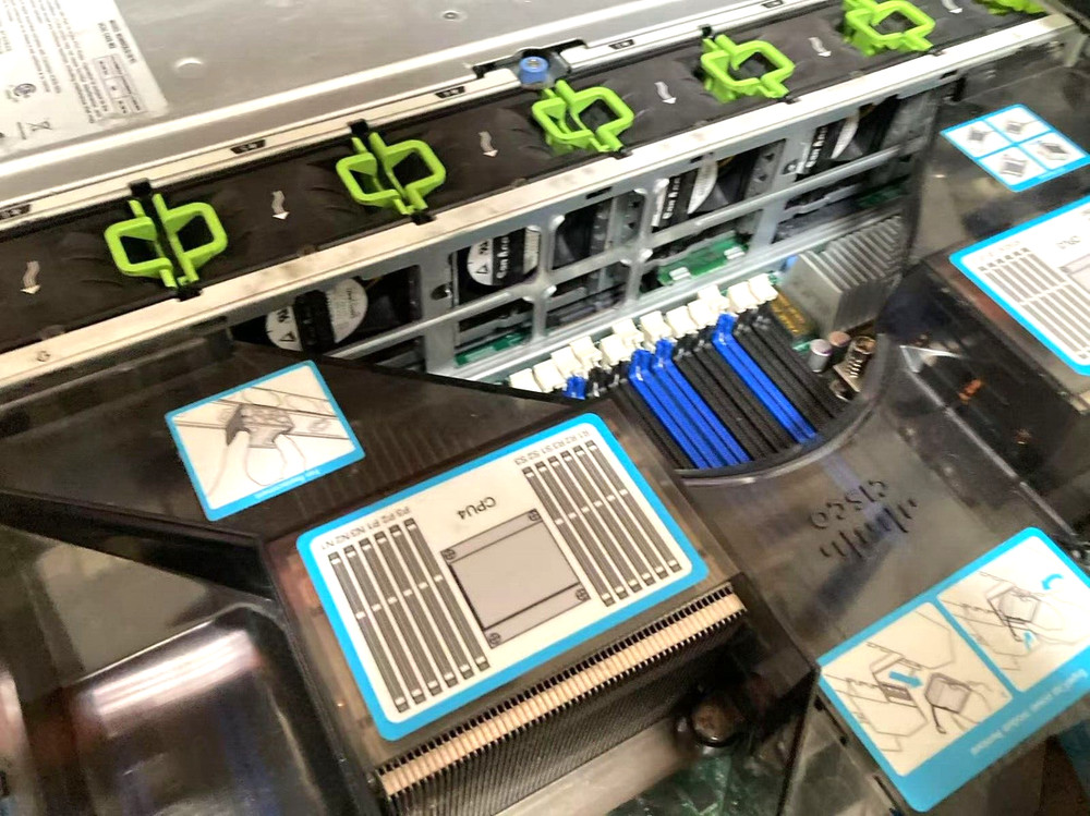 CISCO UCSC-C420-M3S UCS C420 M3S Rack Server Barebones Chassis