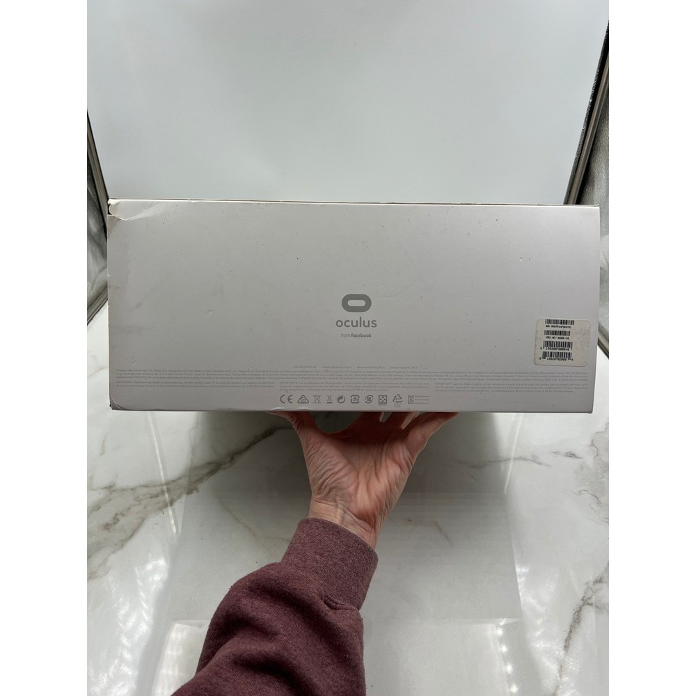 Oculus Rift VR Headset System with Xbox One Controller and Sensor Black