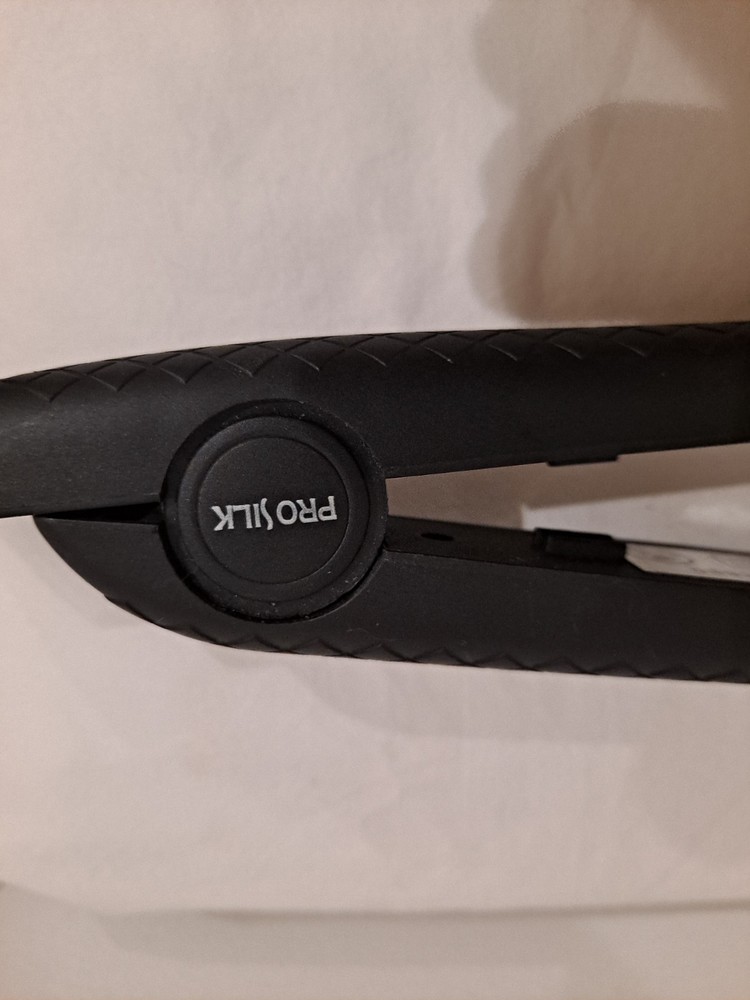 Prosilk Titanium Flat Iron "Gets Super Hot Quickly"